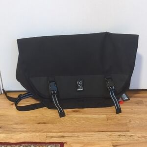 NWT Chrome Industries Mini Metro Black Messenger Bag
